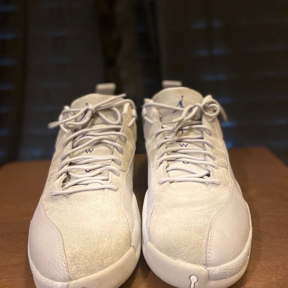 Jordan 12 low Wolf Grey